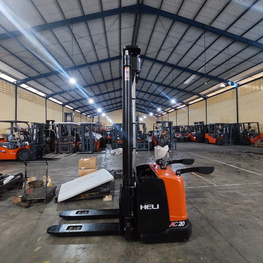 stacker elektrik