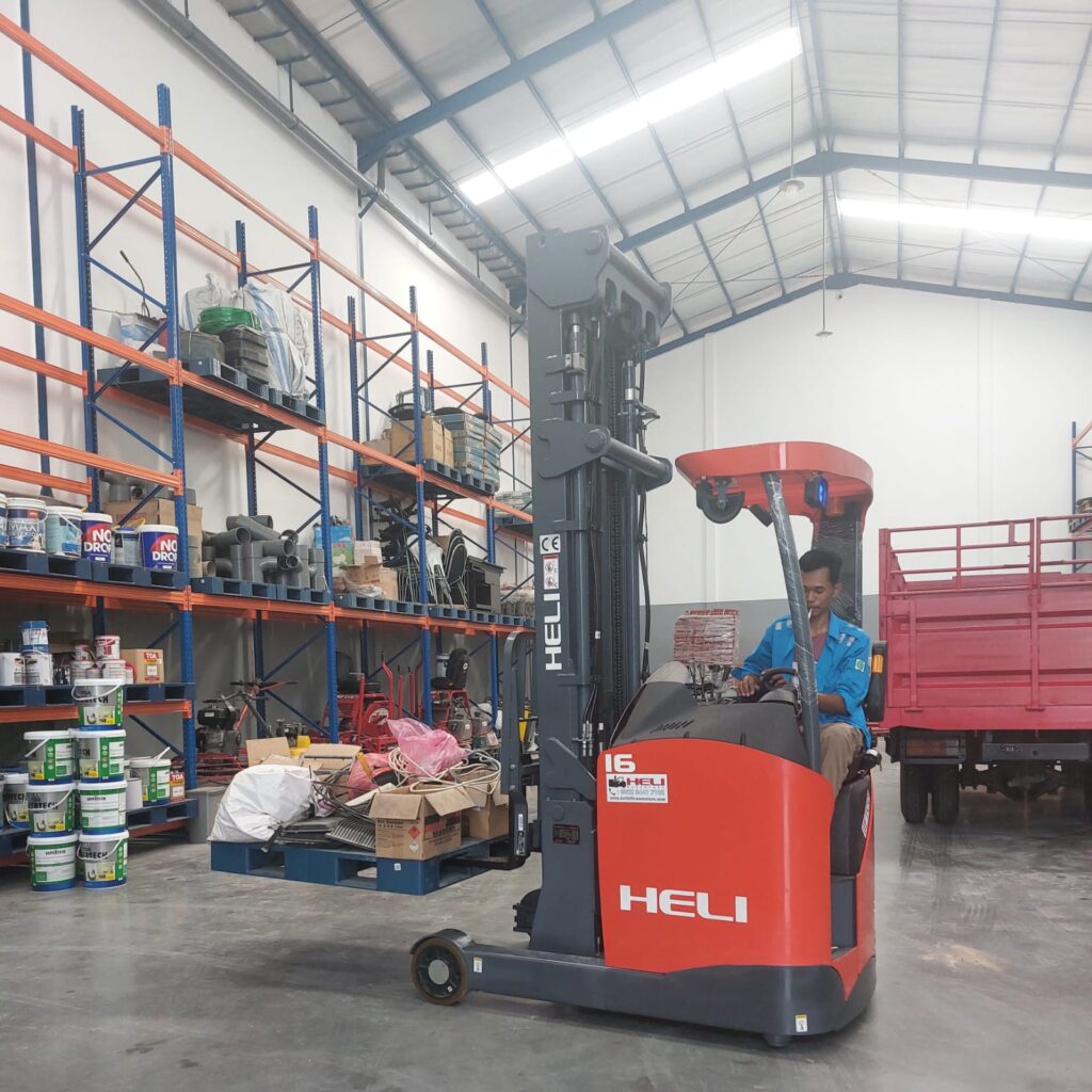 reach truck